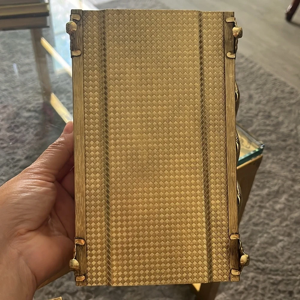 Vintage tissue holder